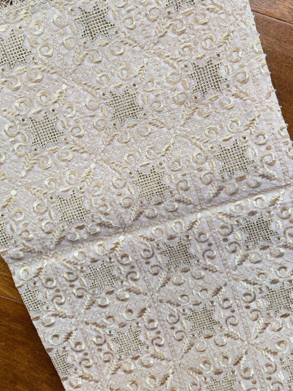 Embroidered Tablecloth from Greece Brand New - Picture 4 of 6